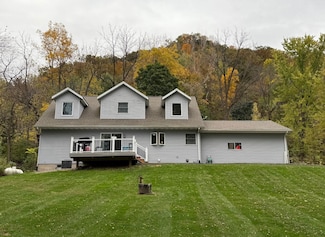 W1080 Mohawk Valley Rd, Stoddard, WI 54658