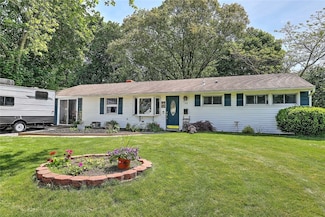 92 Chatworth Ave, Warwick, RI 02886