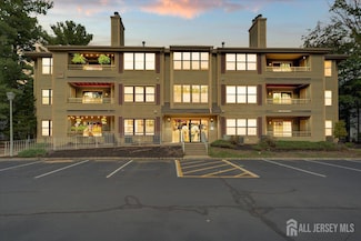 1610 Stoneridge Cir, Helmetta, NJ 08828