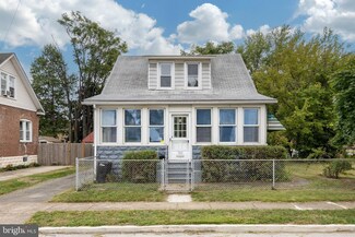 305 Seneca St, Essington, PA 19029