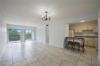 9180 Fontainebleau Blvd Unit 306, Miami, FL 33172