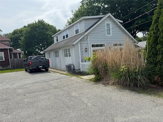 634 Putnam Pike, Greenville, RI 02828