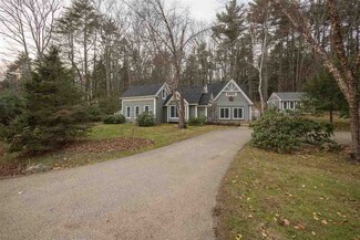 290 Clay Hill Rd, Cape Neddick, ME 03902