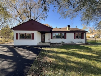 4415 Mayfair Dr, McHenry, IL 60051