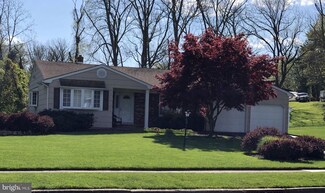 17 Tina Dr, Ewing, NJ 08560