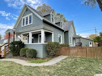 2511 S 32nd Ave, Omaha, NE 68105