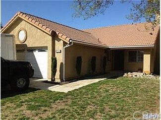 1055 Burton St, Hemet, CA 92545