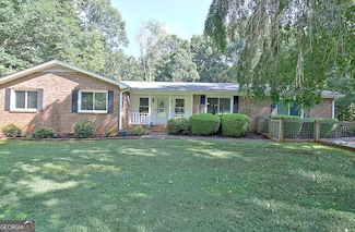110 Heatherwood Dr, Fayetteville, GA 30215