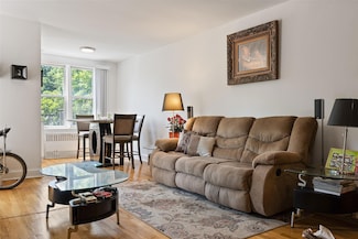 205 E 238th St Unit 2C, Bronx, NY 10470