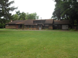 221 Central Ave, Genoa, IL 60135