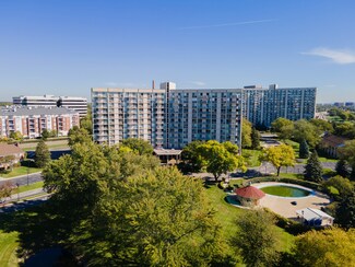 20 N Tower Rd Unit 6A, Oak Brook, IL 60523