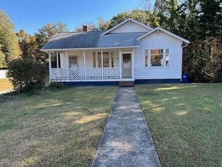 3800 Cavalier Dr, Winston Salem, NC 27104