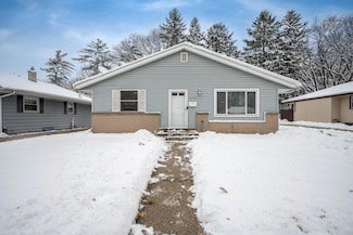4640 W Brentwood Ct, Milwaukee, WI 53223