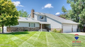 904 Clarion Dr, Gillette, WY 82718