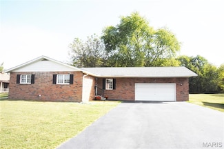 840 N Union St, Staunton, IL 62088