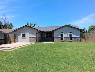 814 E Midland St, Shawnee, OK 74804