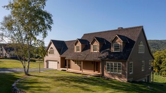793 Hillside Rd, Hartford, VT 05001