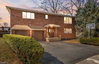 42-00 Debruin Dr, Fair Lawn, NJ 07410