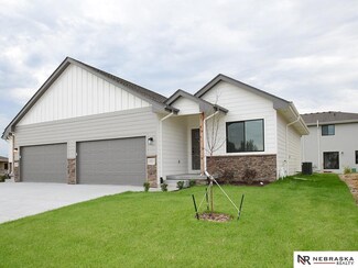 14811 Bruning St, Bennington, NE 68007