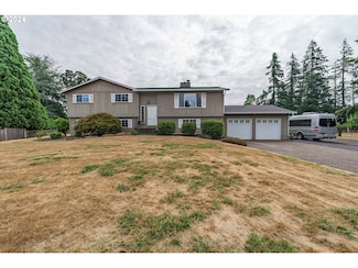15935 S Sandalwood Rd, Oregon City, OR 97045