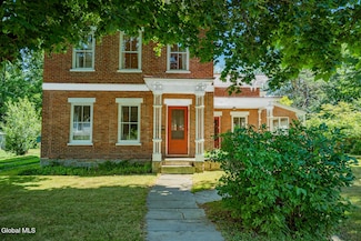 8 N Park St, Cambridge, NY 12816