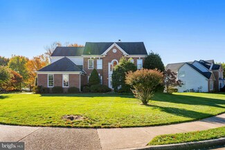 8387 Crosslake Dr, Fairfax Station, VA 22039