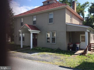 6 Creekside Dr, Enola, PA 17025