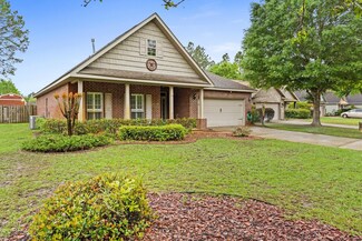 160 Concert Ct, Freeport, FL 32439