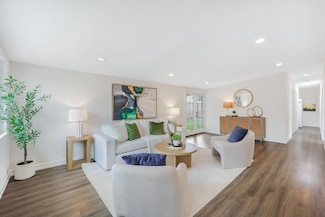648 Woodhams Rd, Santa Clara, CA 95051