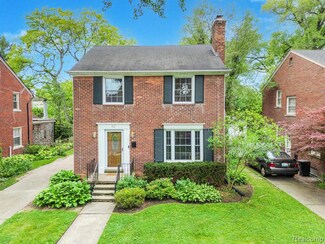 421 Maison Rd, Grosse Pointe Farms, MI 48236