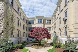 38 Kilsyth Rd Unit 33, Brookline, MA 02445