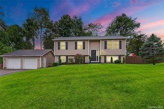 26 Nicole Ln, Wingdale, NY 12594