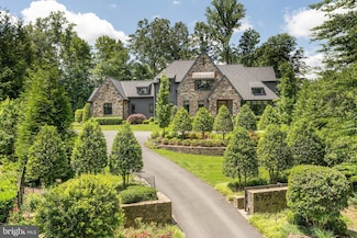 6727 Lucy Ln, McLean, VA 22101