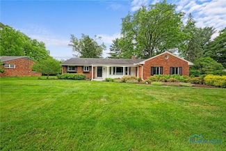 4503 Brittany Rd, Ottawa Hills, OH 43615