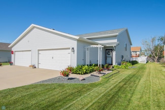 1815 49th St S, Fargo, ND 58103