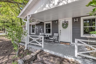 22 Moore Cir, Black Mountain, NC 28711