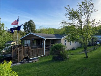 302 Jackson Ave, Parker, PA 16049