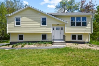 37 Beach Rd, Salisbury, MA 01952