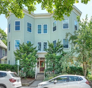 14 Holton St Unit 5, Medford, MA 02155