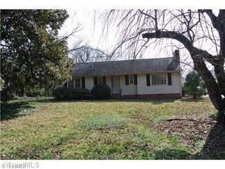 3260 Nottingham Rd, Winston Salem, NC 27104