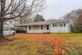 34 Oxford Rd, Newport News, VA 23606
