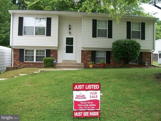 5625 Saint Charles Dr, Woodbridge, VA 22193