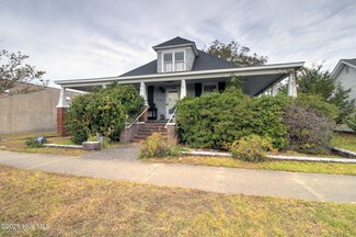 1208 Arendell St, Morehead City, NC 28557
