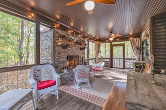 610 Lake Loop Rd, Menlo, GA 30731