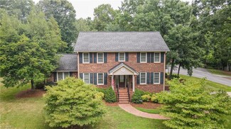 5929 Woodfield Dr, Kernersville, NC 27284
