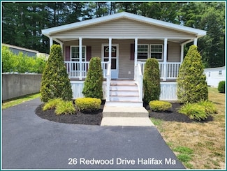 26 Redwood Dr, Halifax, MA 02338