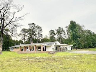 820 Barner St, Fordyce, AR 71742