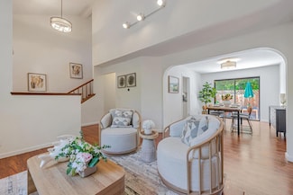 422 Whisman Ct, Mountain View, CA 94043