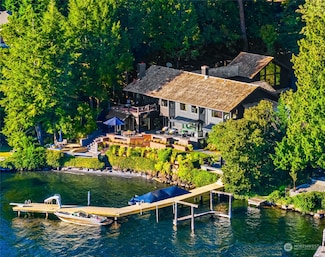 18 Holly Ln, Mercer Island, WA 98040