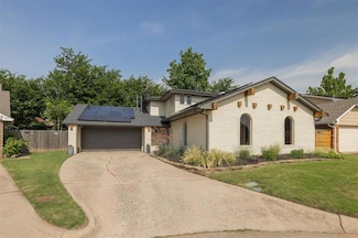 9209 Knightsbridge Rd, Oklahoma City, OK 73132